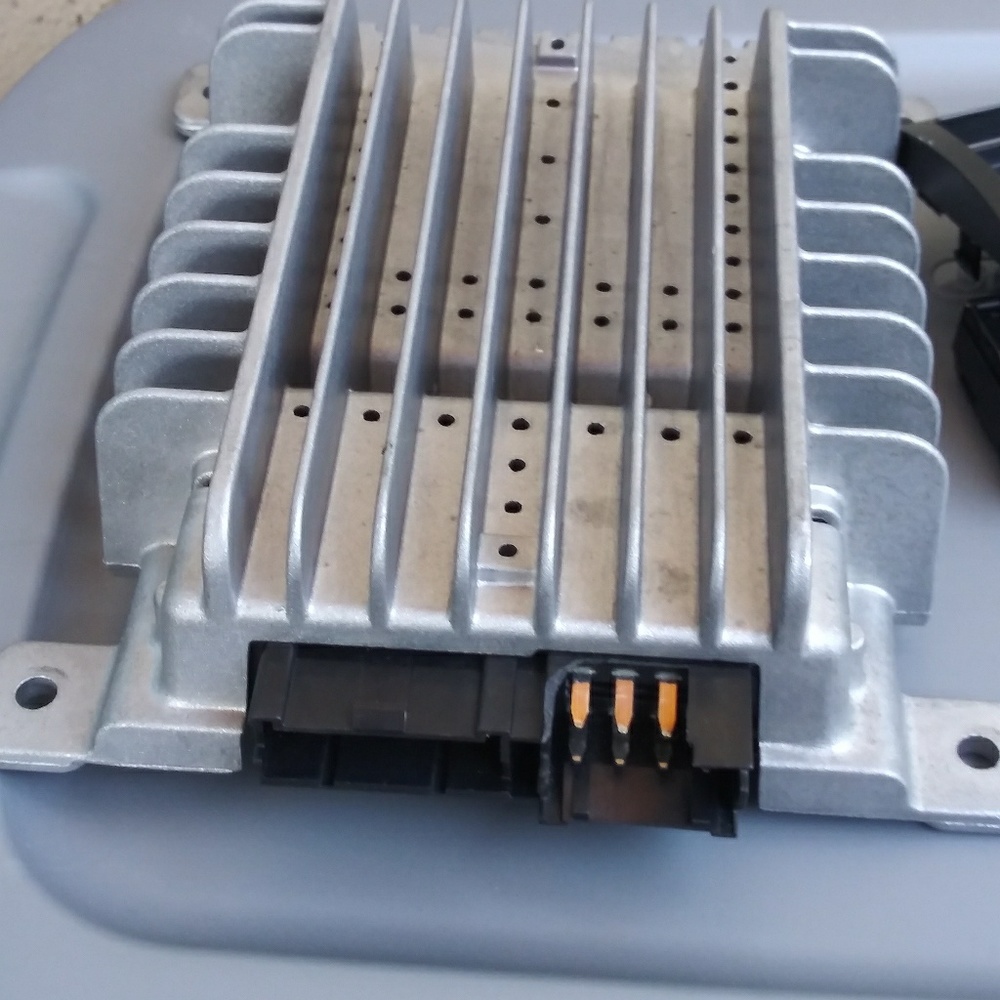 BOSE AMPLIFIER - Picture 4 of 8